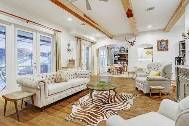 Photo - 2629 University Blvd