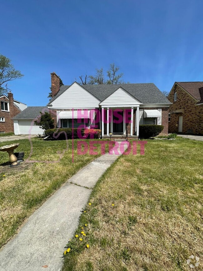 Building Photo - 3 BEDROOM 2 BATH BUNGALOW FREE PRE-SCREEN Rental