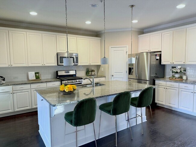 Photo - 546 Micayne Cir SE