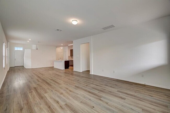 Photo - 8008 Copper Prairie Bend