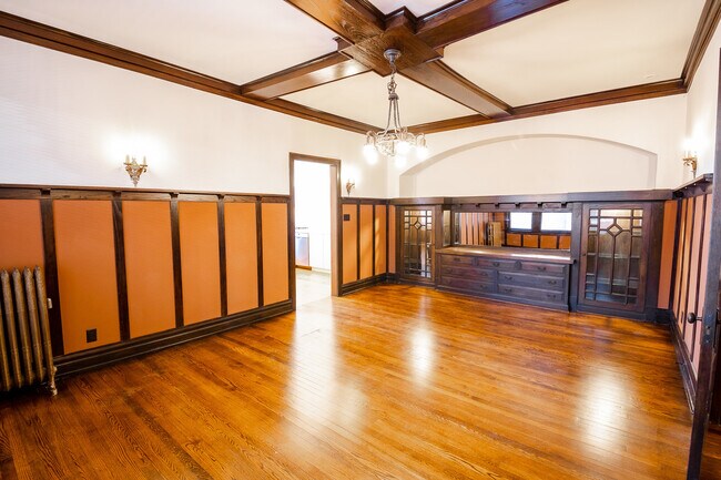 Photo - 2548 W Logan Blvd Unidad 2