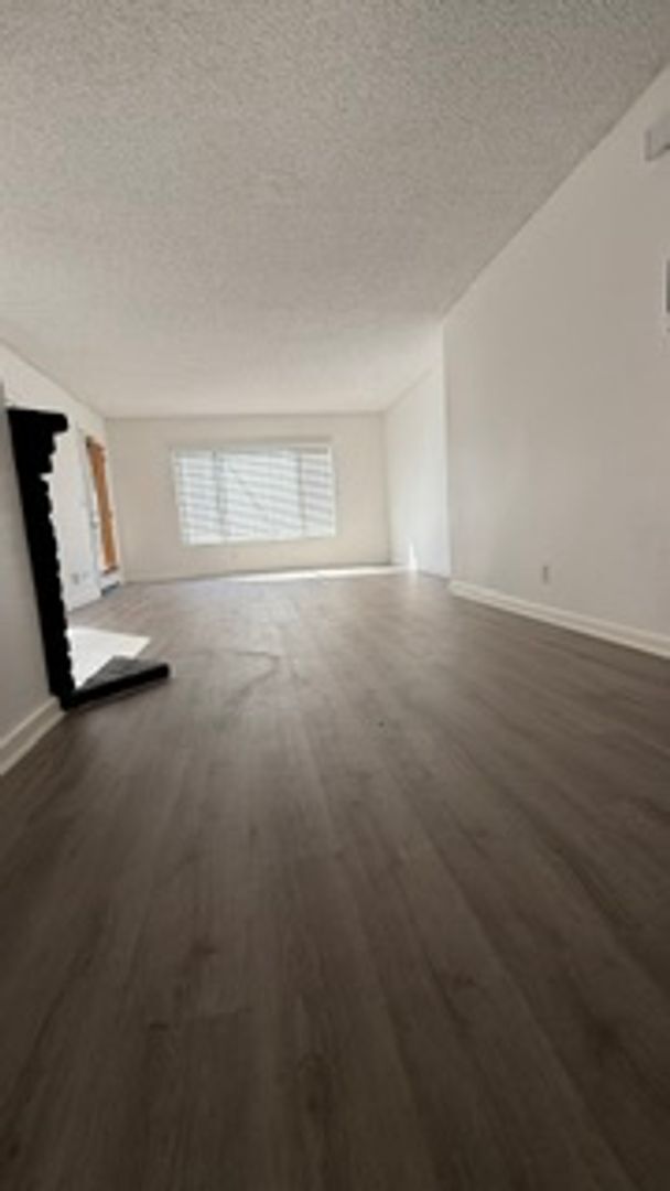 1250-1254 Parker Place