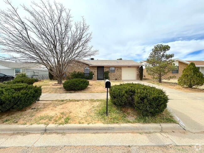 Building Photo - Northeast El Paso 3 Bed Refrig A/C Rental