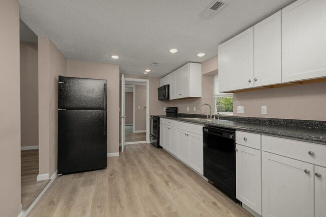 Photo - Cozy 2 Bedroom/1 Bath Home