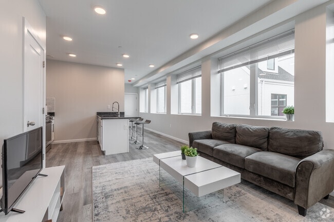 Photo - Olive & Court