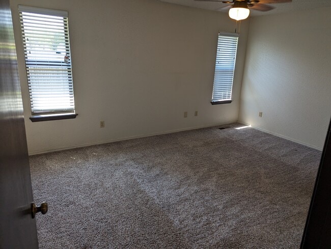 Photo - 9021 N Rockwell Dr