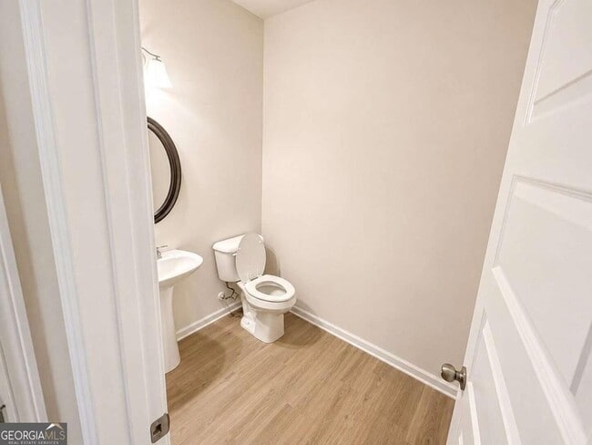 Photo - 3 Longbrooke Dr SE