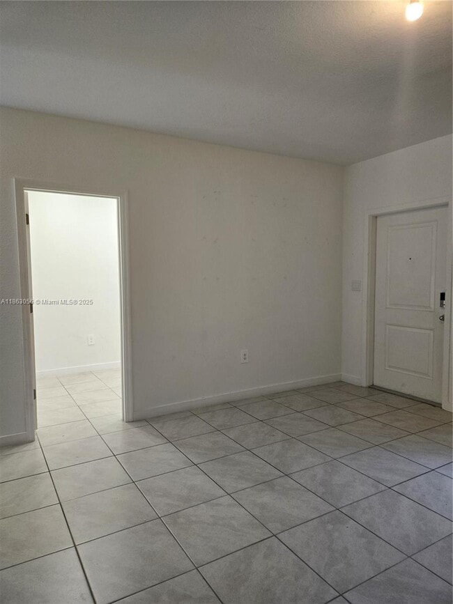 Photo - 490 NE 12th St