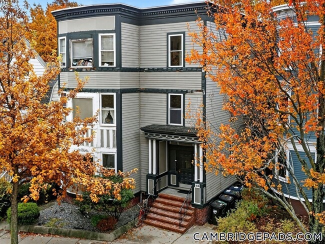 Photo - 1576 Cambridge St