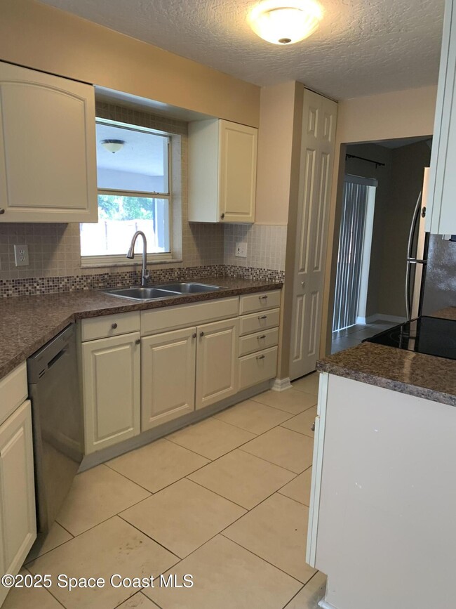Photo - 2195 Trillo Rd SE