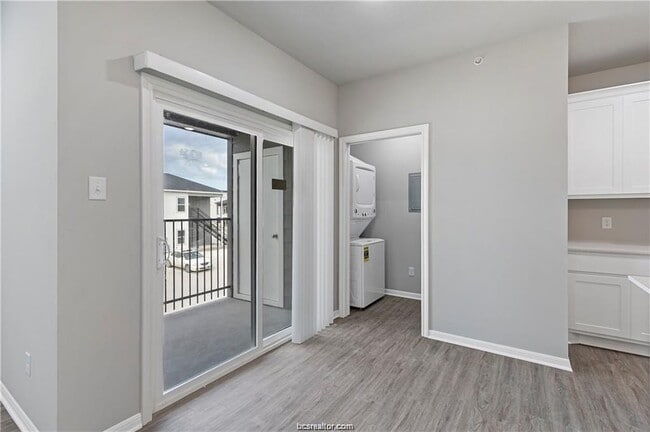 Photo - 1326 Prairie Dr
