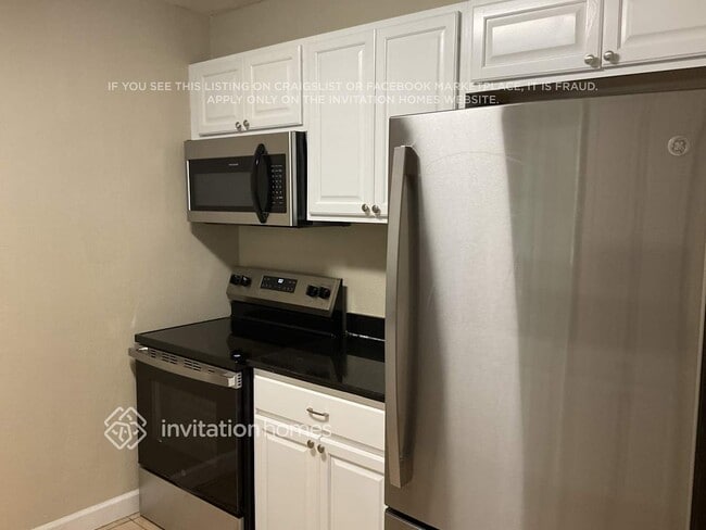 Photo - 1406 30th St W