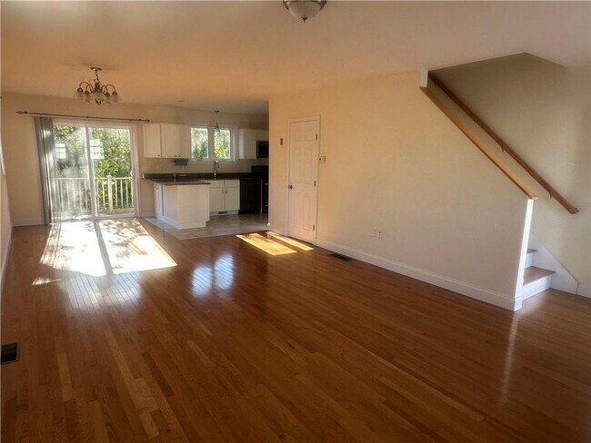 Photo - 32 Seafare Ln