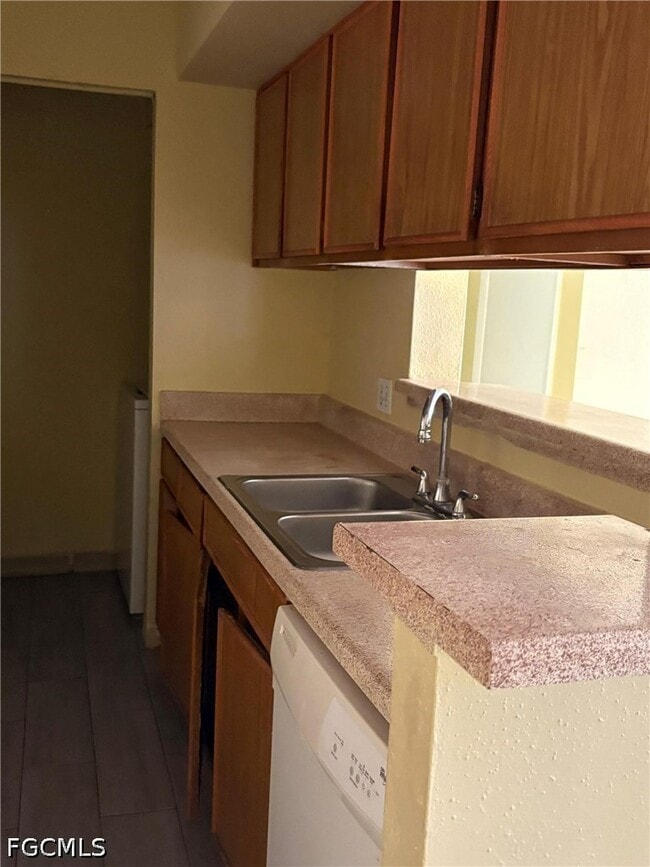 Photo - 2865 Winkler Ave Unit 411