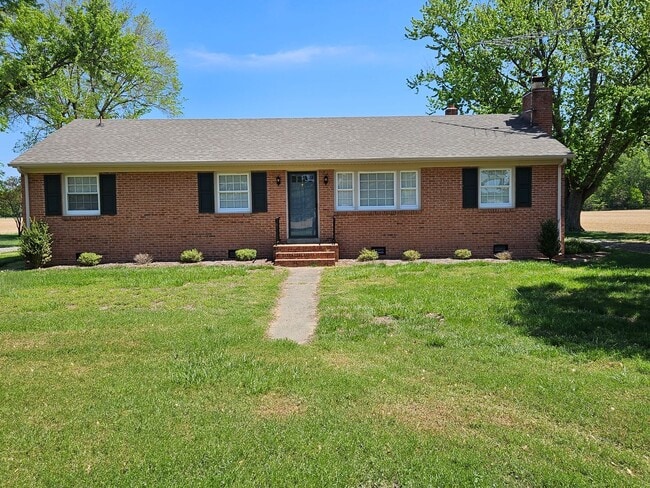 Essex County - 3 Bedroom 1.5 Bath Brick Ra... - Essex County - 3 Bedroom 1.5 Bath Brick Ra... House