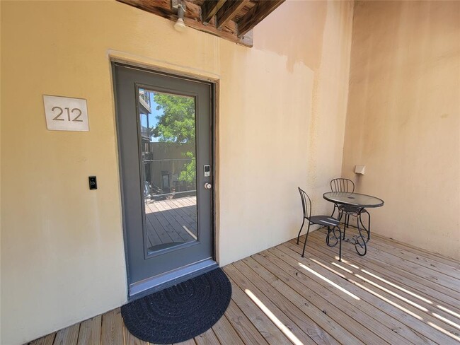 Photo - 1106 W 6th St Unit 212