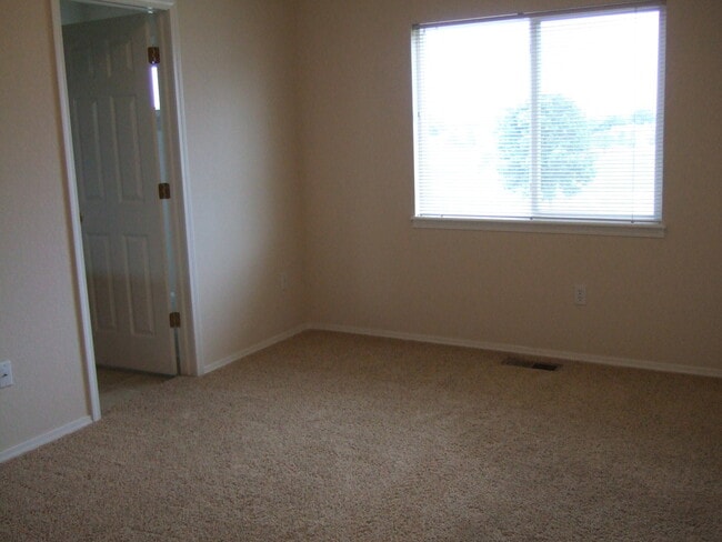 Photo - 3 Bedroom End Unit Townhome