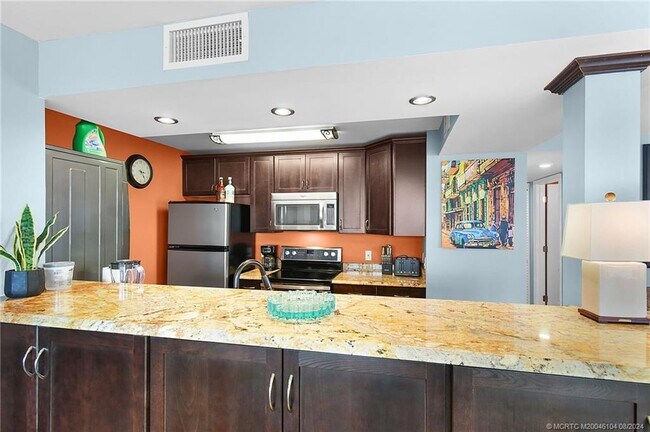 Photo - 311 Golfview Cir