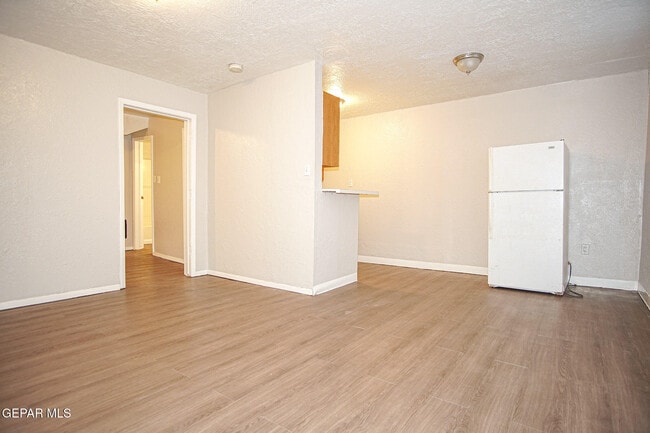 Photo - 419 E Schuster Ave Unidad 2