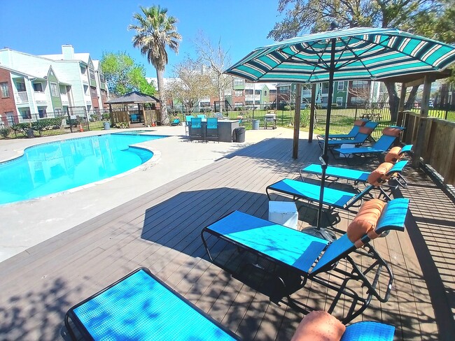 Raintree Apartments - Raintree Apartments