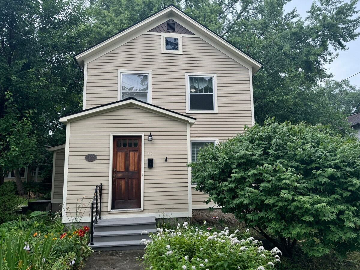 Photo - 24 Washington Rd House