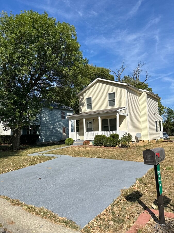 Photo - 2874 Olive St