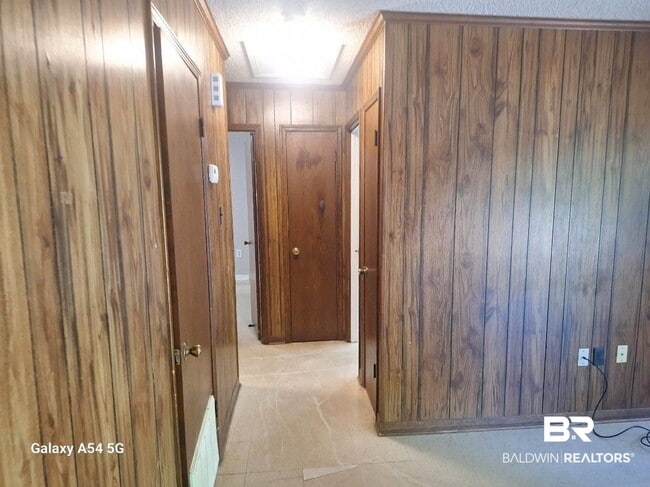 Photo - 2207 Wolf Ridge Rd