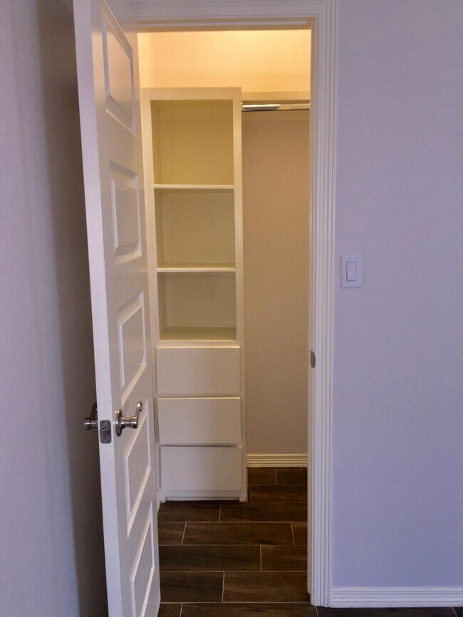 2905 Javalina avenue Unit 1