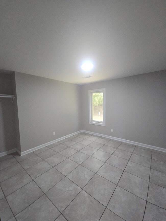 Photo - 141 Shelton St