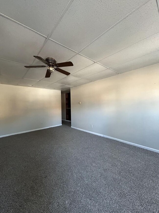 Building Photo - 231 W Poplar St Unit 231 w Poplar Rental
