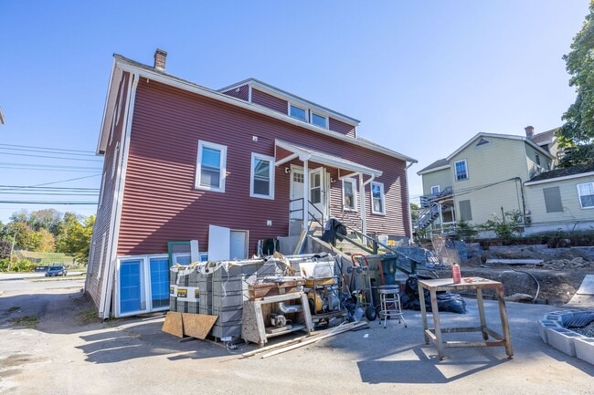 Photo - Spacious 3-Bedroom Duplex in Griswold Unit B