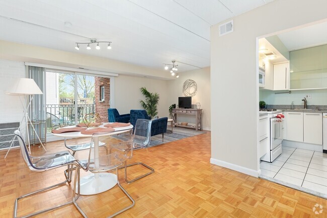 Building Photo - 300 Tremont St Unit 2 Rental