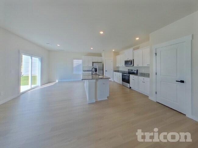 Photo - 1212 Crested Iris St House