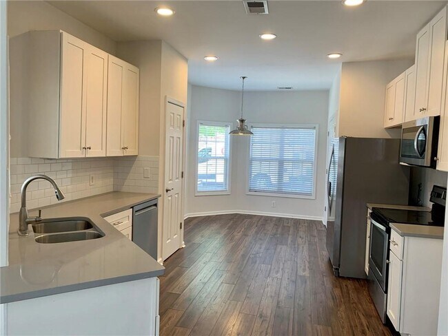 Photo - 1733 Oak Brook Ln NW