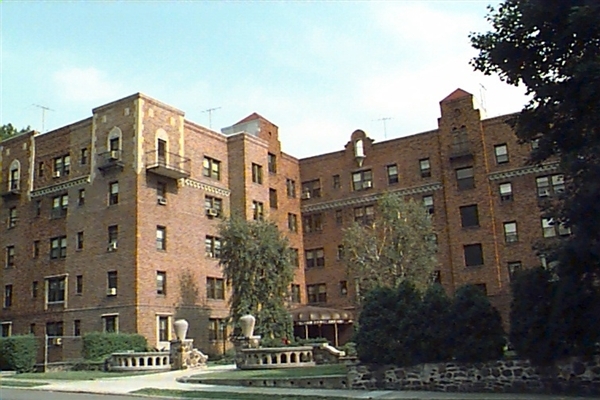 Photo - Pelham Manor Gardens Apartments