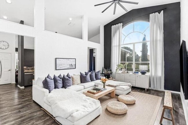 Photo - 9507 Lake Serena Dr