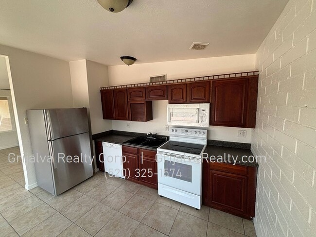 Photo - 3 Bedroom, 2 Bath House for Rent on the Eastside (Irvington/Kolb)