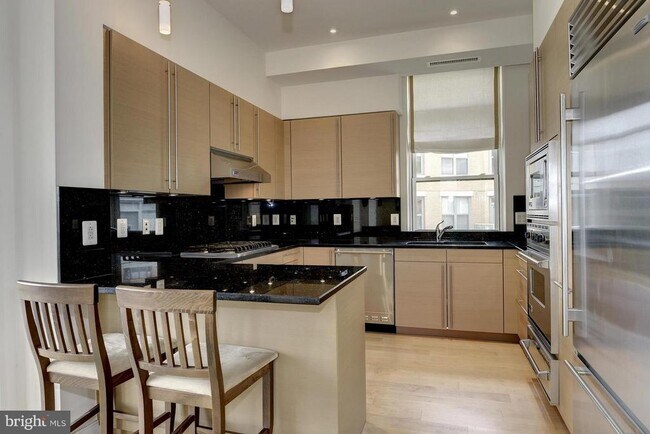 Photo - 2425 L St NW Unidad 415