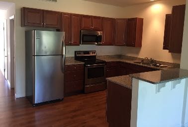 Ridgeview Kitchen - The Ridgeview Townhomes & The Crossings