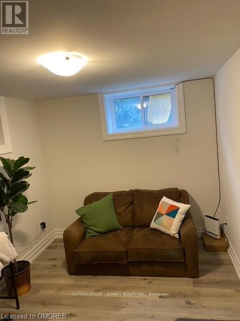 Photo - 482 E 37th St