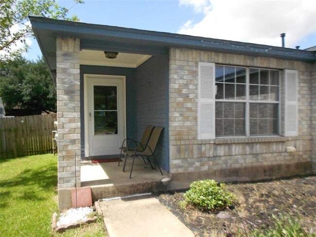 1810 Courtney Cove
