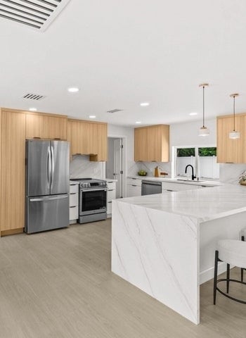 Photo - 608 SE 2nd Ave