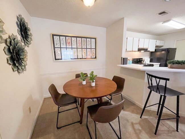 Photo - The Crest at Berkeley Lake