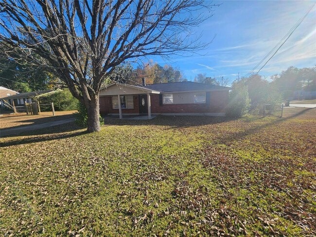 102 White Oak Dr