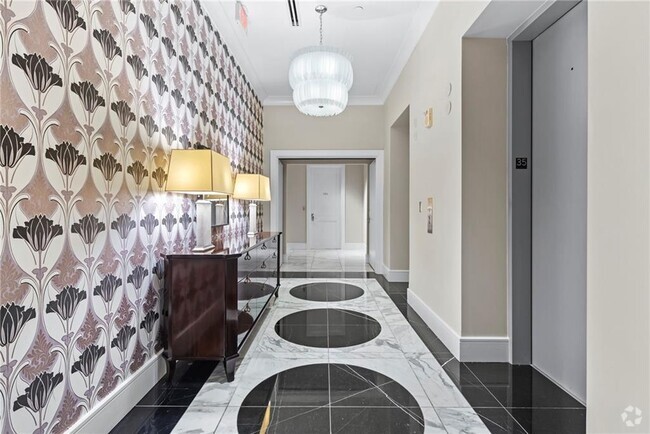 Building Photo - 3376 Peachtree Rd NE Unit 35A Rental