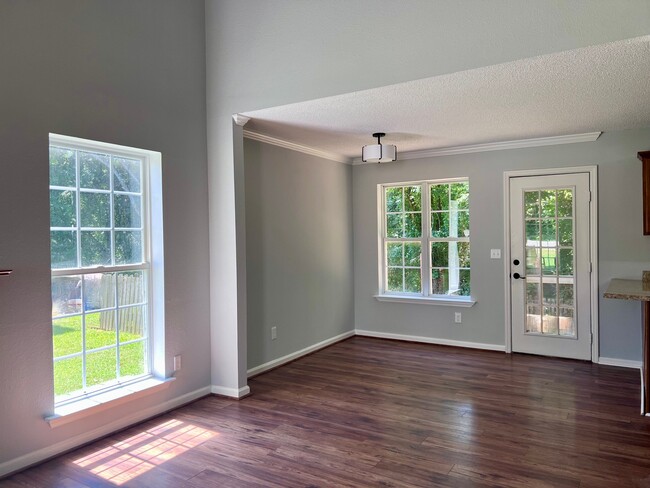 2207 Joann Dr