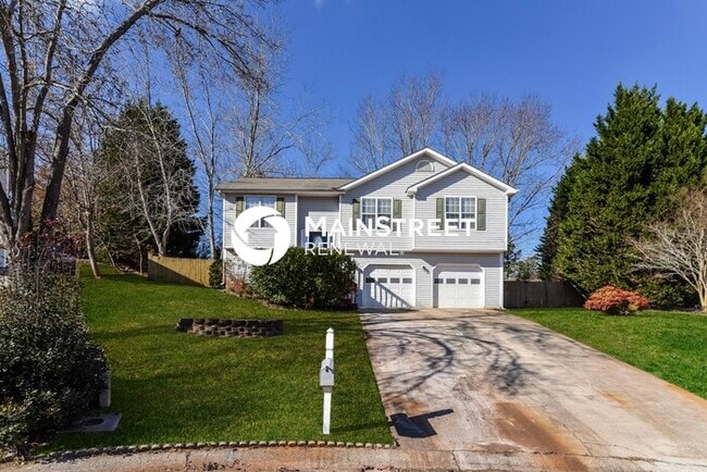 Building Photo - 3 Bedroom Pet-Friendly Home in Flowery Branch, GA with Main Street Renewal