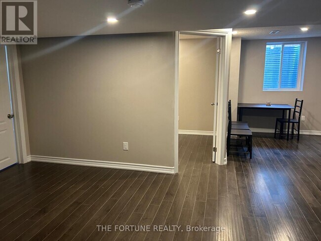 Photo - 90 Canary Cl