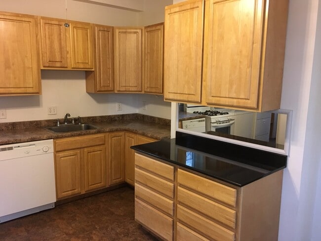 Photo - 27 Auburn St Unit 1