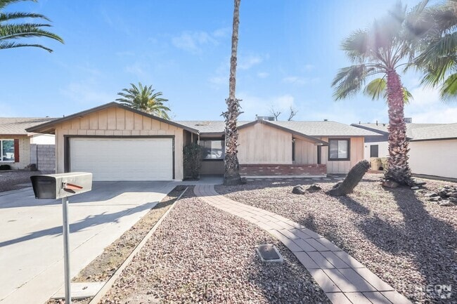 Building Photo - 15253 N 53rd Ave Rental